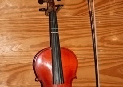 Violin hanger