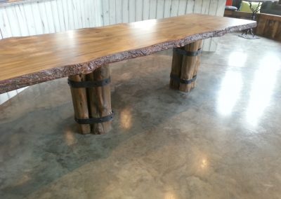 Banded table with top